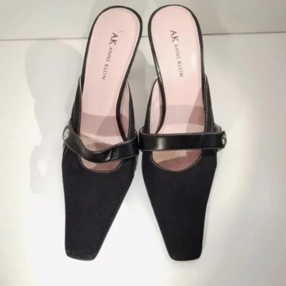 Anne Klein Signature Pattern Mules with top strap - Picture 7 of 9